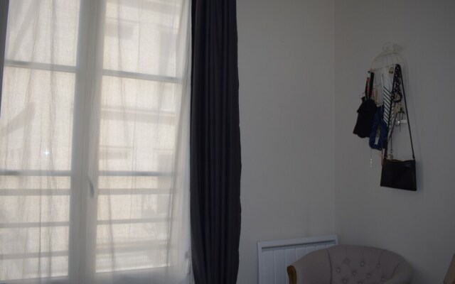 1 Bedroom in Bonne Nouvelle