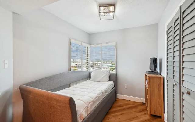 Inlet Reef 419 3 Bedroom Condo by RedAwning