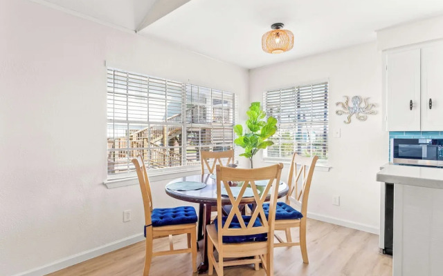 Tranquil Turquoise: Pet Friendly