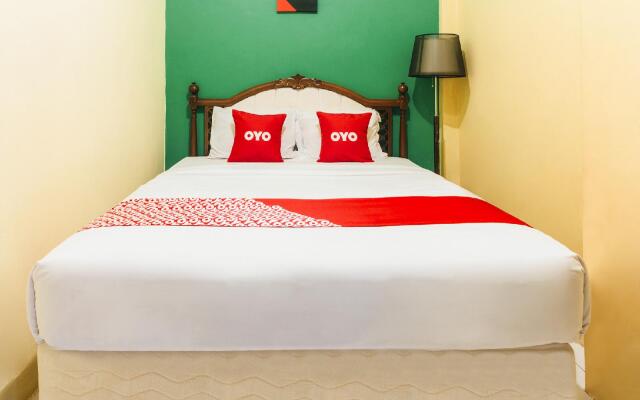 OYO 2165 Alyah Guest House Syariah