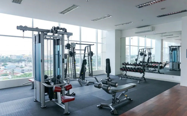 Minimalist 1Br Apartment At Vittoria Residence