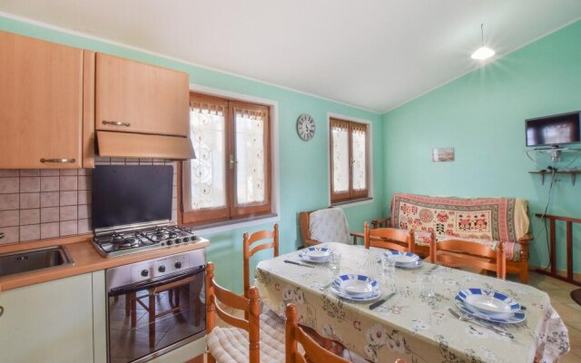 Stunning Home in S.caterina di Pittinur With 2 Bedrooms and Wifi