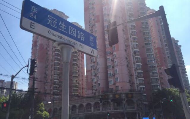 Shanghai Jingjing Hotel (Caobao Road Subway Station)
