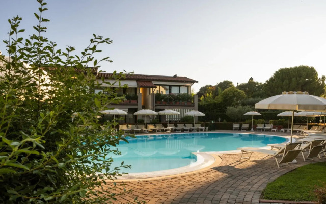 Le Terrazze Sul Lago Residence & Hotel