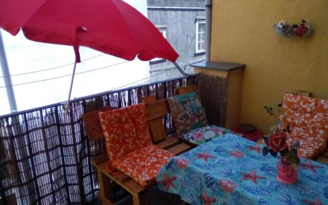 Click Center Apartment