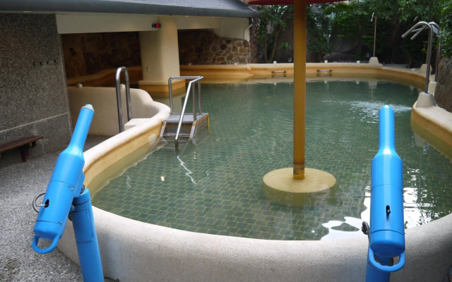 Hua Ge Hot Spring Hotel
