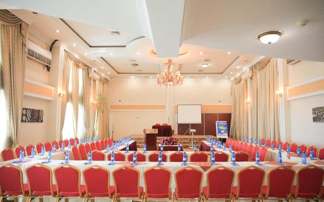 Swiss Inn Nexus Hotel