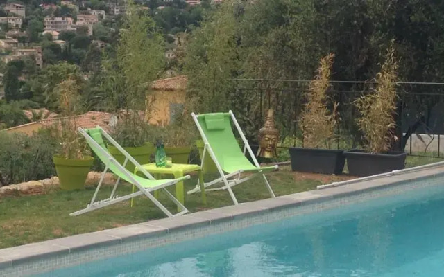 A l'Ombre des Oliviers