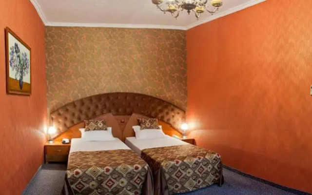 Luna Hotel
