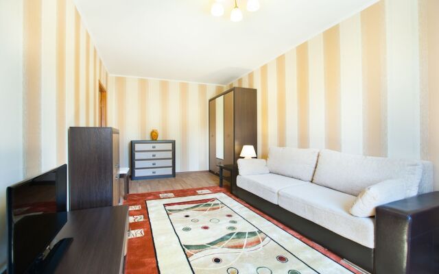 Busines Brusnika Apartment Tyoply Stan