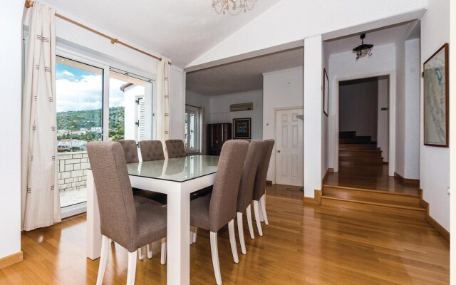 Beautiful Home in Primosten With Wifi and 6 Bedrooms