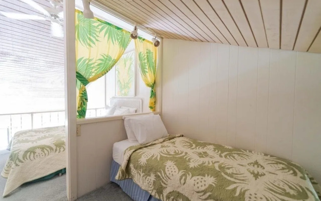 Turtle Bay Sea Breeze*nuc 90-tvu-0498 1 Bedroom Condo by RedAwning