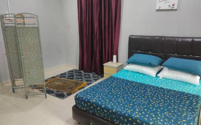 3R3B with Pool in Kota Bharu near Datu River