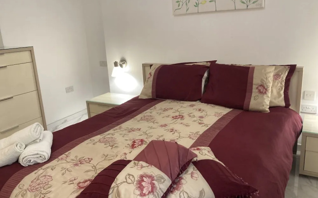 Side SeaView 3Bedrooms Apartment Sliema