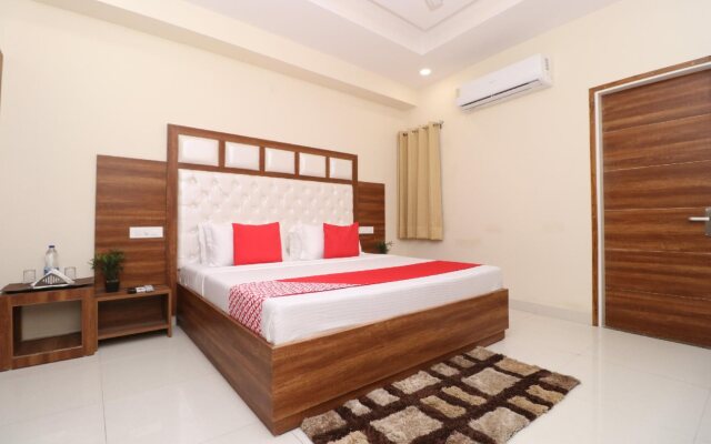 West Inn By OYO Rooms