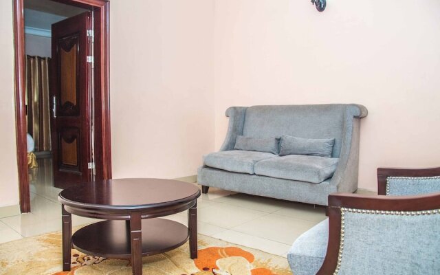 Royal Crest Hotel & Suites