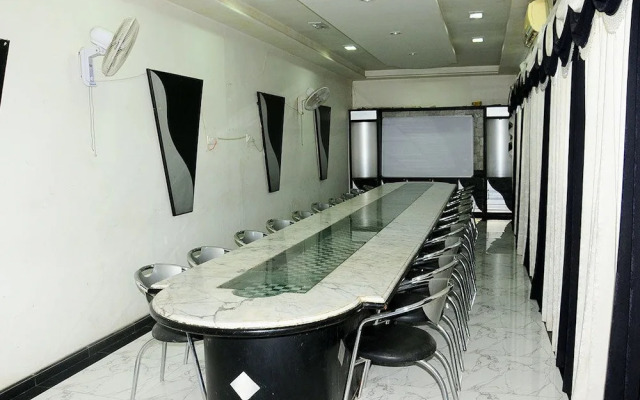Hotel Ashray