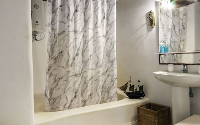 Ornos Suites
