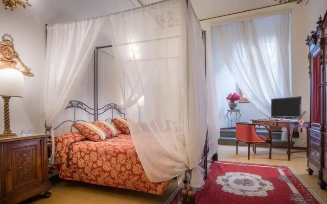 Palazzo dal Borgo Hotel