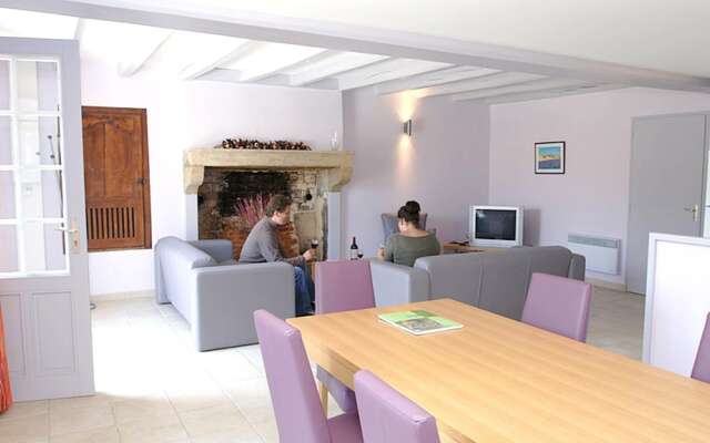 House With 4 Bedrooms in Saint-vincent-la-châtre, With Pool Access, Fu