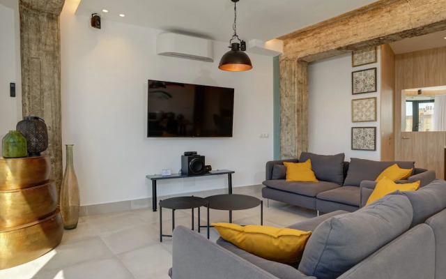 Luxury Apartments In Málaga by Seric