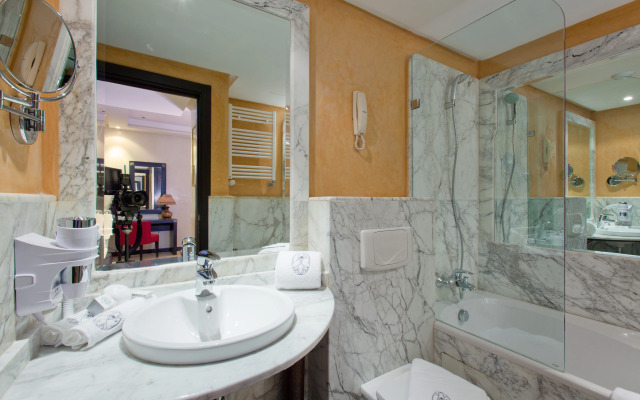 Hotel Art Palace Suites & Spa