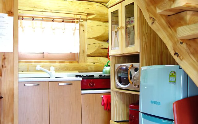 Seogwipo Log House Pension