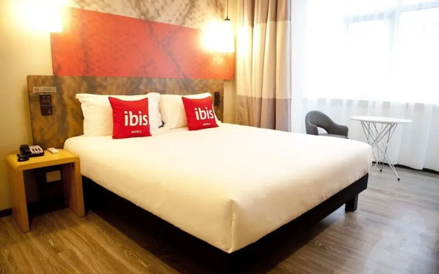 ibis Tianjin Railway Station Hotel