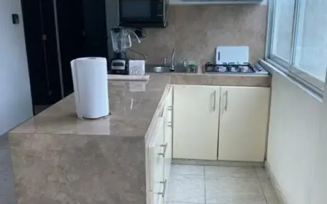 Depa Frente al aeropuerto 8huespedes 103