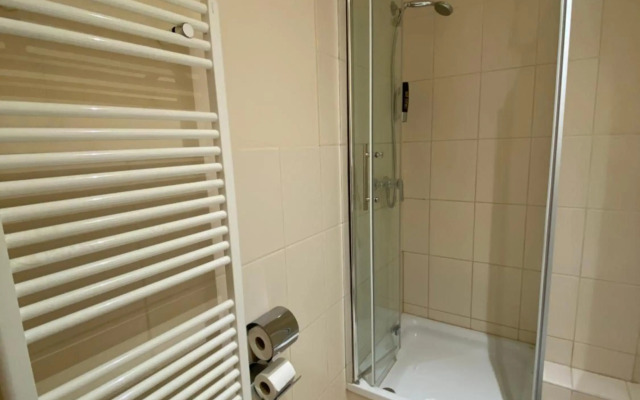 Singer109 Hotel & Hostel