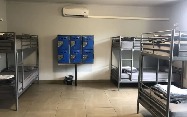 Noosa Flashpackers - Hostel – Guest Rooms – Sunshine Beach