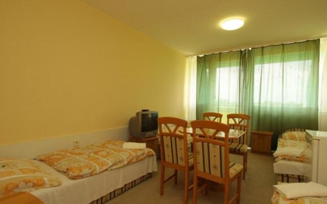 Hotel Beremend Rose