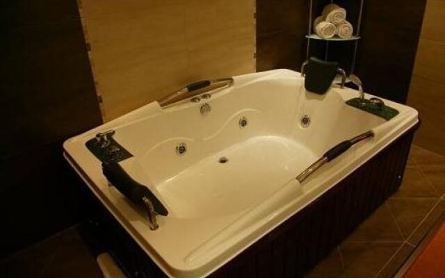 Hotel Contact