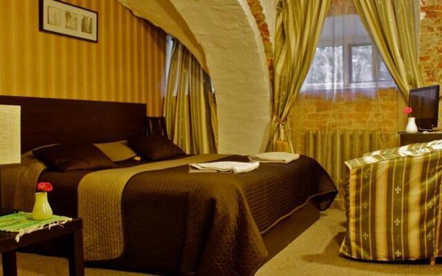 Ofizersky Poludomik Hotel