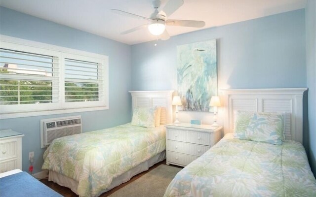 Seabreeze 2 Bedroom Home by Redawning