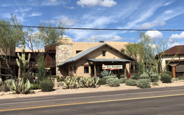 Saguaro Sunset at Cave Creek 4 BR by Casago