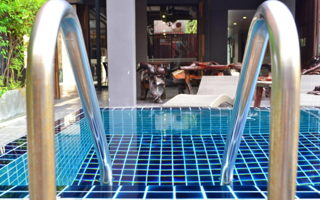 Lap Roi Karon Beachfront