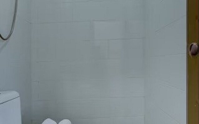 Sukomanunggal Inn by OYO Rooms