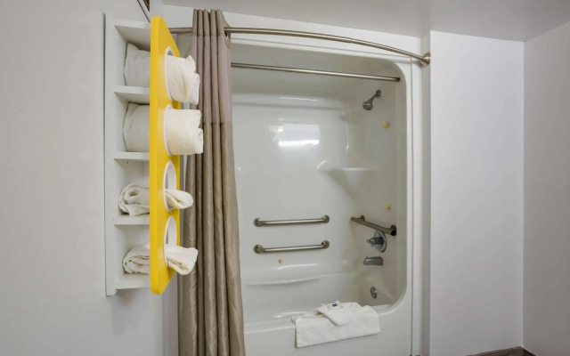 Motel 6 Suwanee, GA - Gwinnett Center