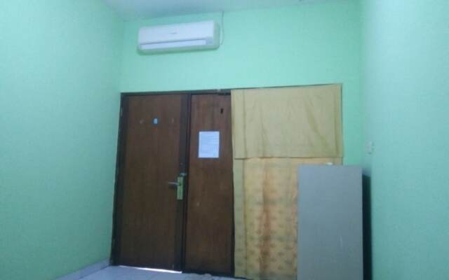 OYO Life Kost ijo Tembok Tinggi