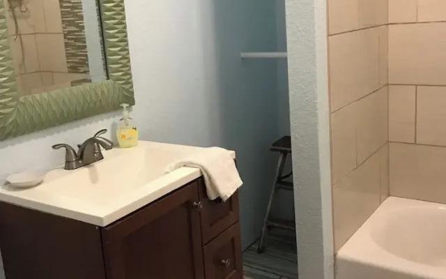 1BR Apartment in Historic Galveston