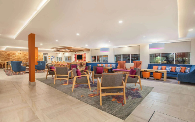La Quinta Inn & Suites by Wyndham Madera