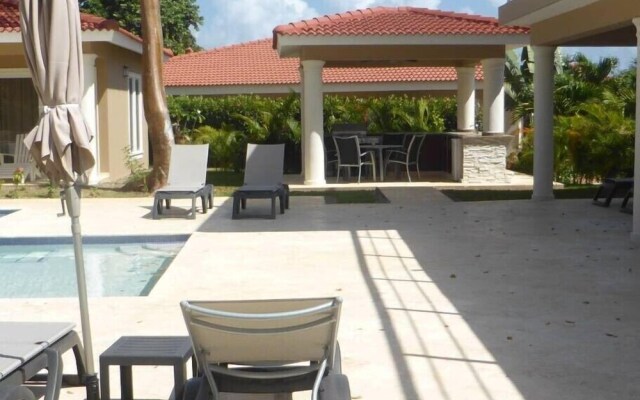 Private two Story Villa With Guest House