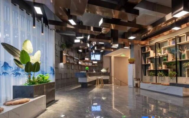 Nanyang Yueke Light Hotel (Wolong Bridge)