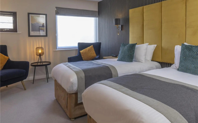 The Crooklands, BW Signature Collection