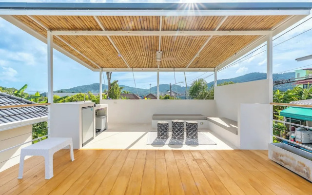 Stylish Rooftop Pool Villa Sea View V211