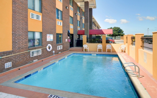 Quality Inn & Suites Richardson-Dallas
