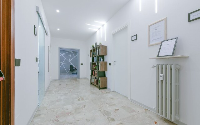 8 Bedroom Apartment in Reggio Emilia Center