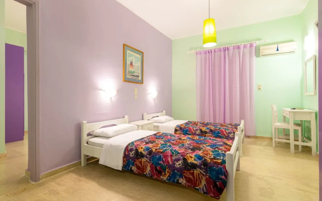 Ni-Mar Studios & Apartments