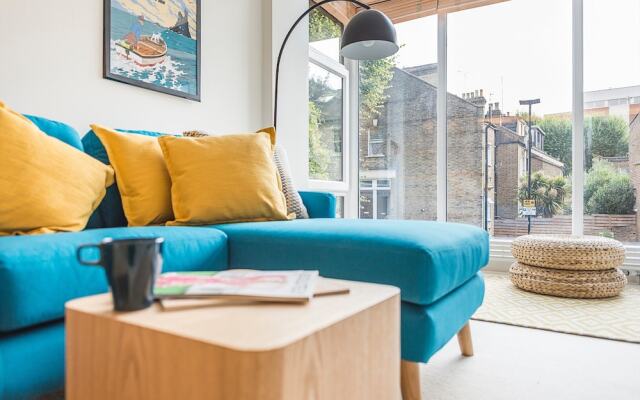 1 Bedroom House in West London